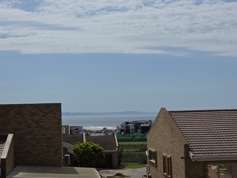 3 Bedroom Property for Sale in Wavecrest Eastern Cape
